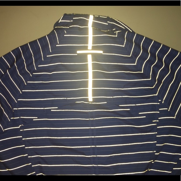 Athleta Accelerate Reflective Running Jacket XXS - Picture 5 of 7